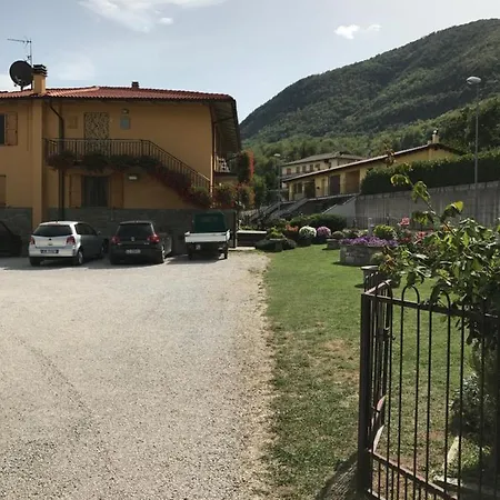 Famiglia Caminati Bed & Breakfast *