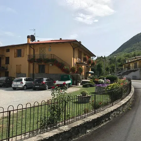 Famiglia Caminati Bed & Breakfast Alfero