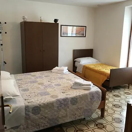 Famiglia Caminati Bed & Breakfast *